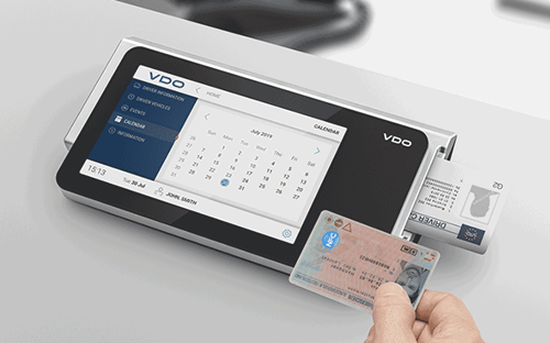 Vdo-Smart-Terminal-Milieu-Theke-Hand-Mit-Nfc-Karte-720X450